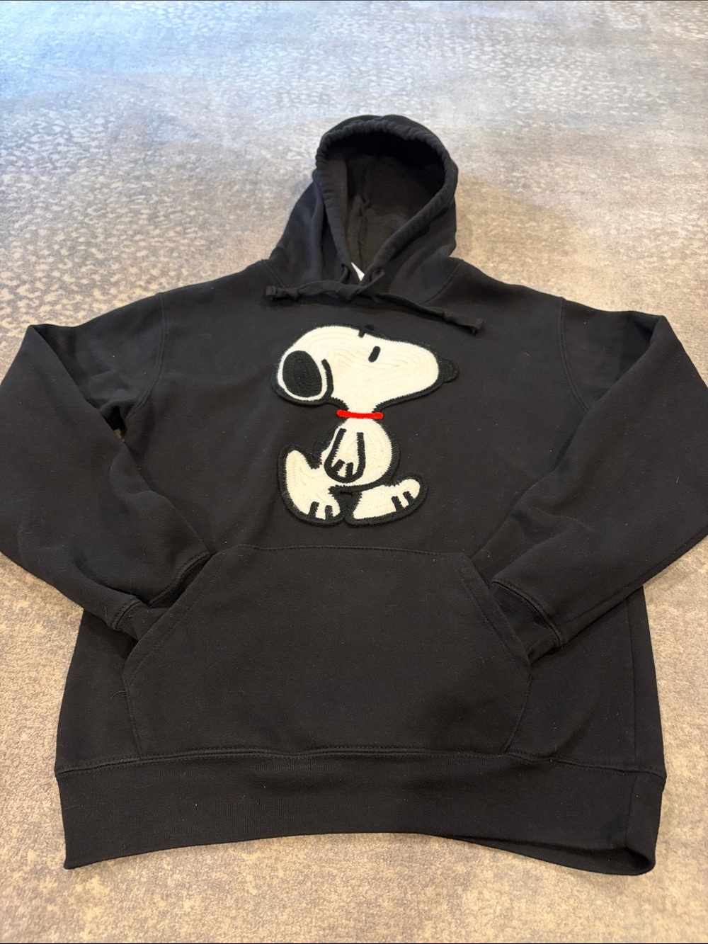 Peanuts XS BLACK HOODIE WITH SNOPPY ON FRONT